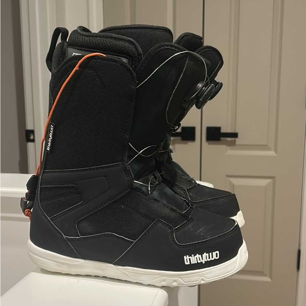 Men’s Size 7.0 Thirtytwo Shifty BOA Snowboard Boots